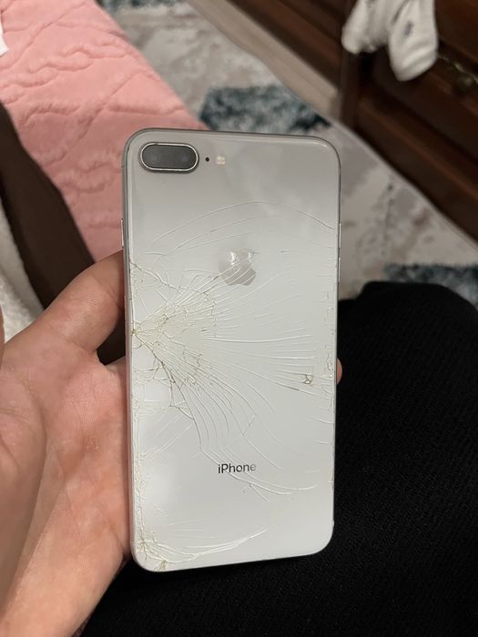 Продам айфон 8+ 64гб