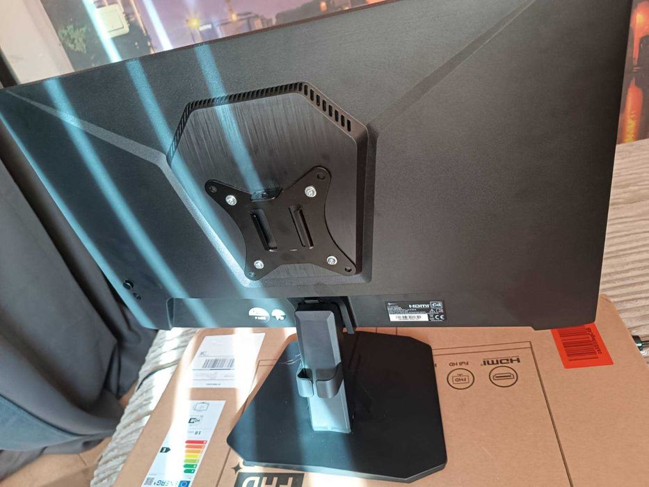 Монитор 24 Инча - 180Hz Full HD