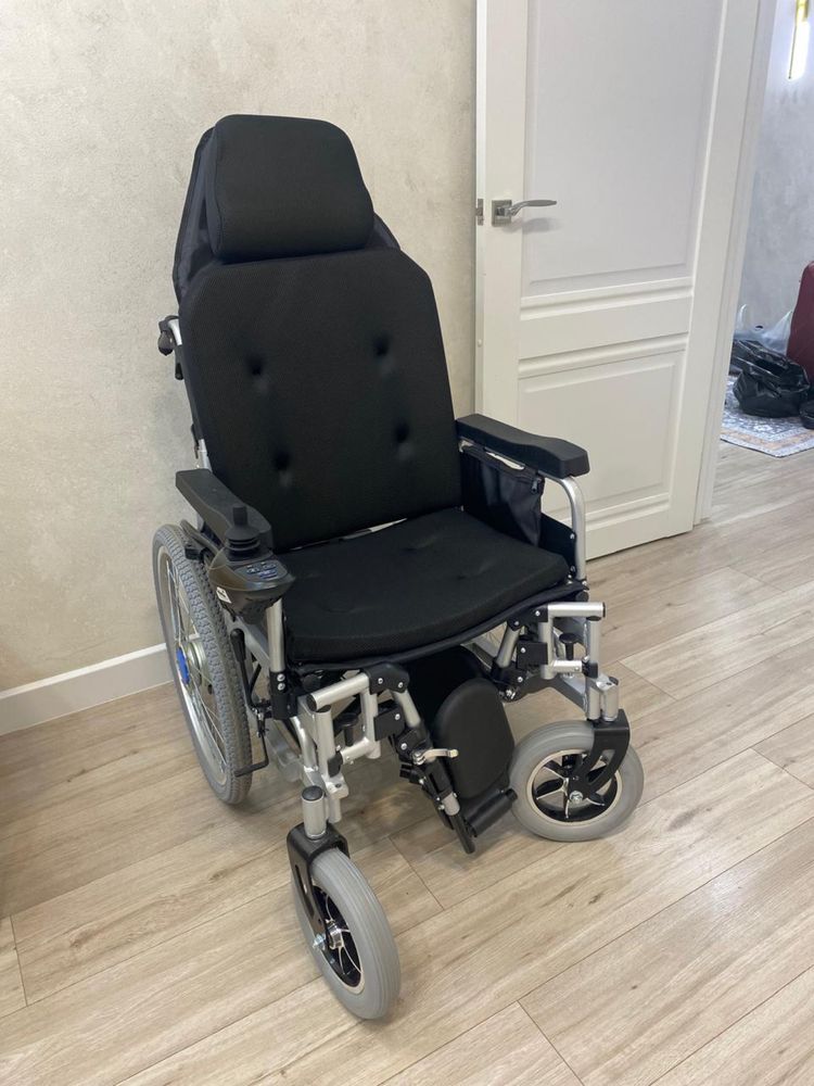 Продам электрическую инвалидную коляску