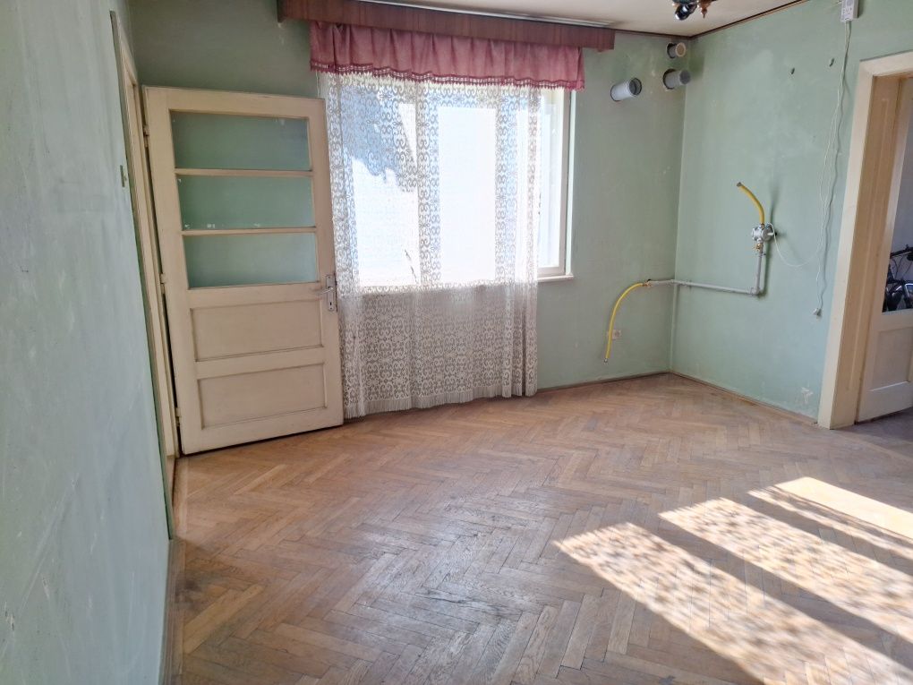 Vand casa  in Sacele ,str Bulevardul Brasovului , zona excelenta