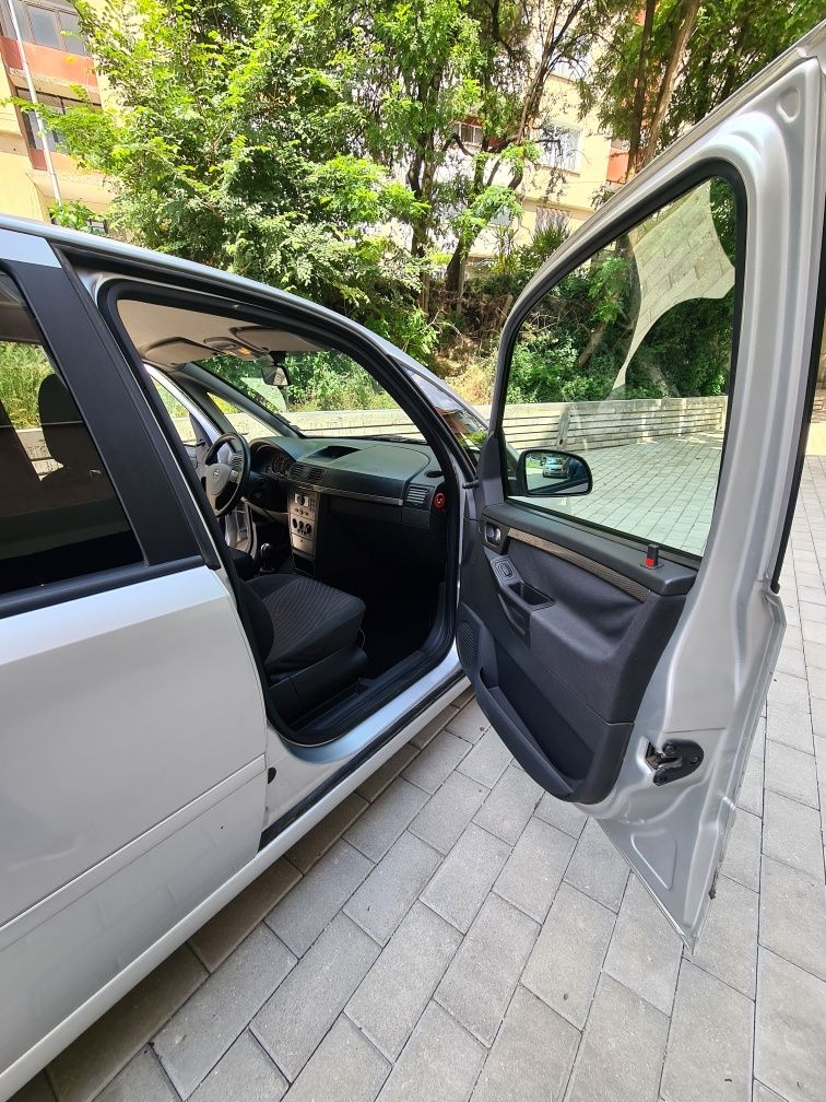 Продавам Opel Meriva 1.4