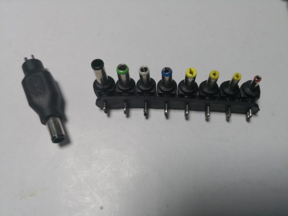 Incarcator laptop universal 120 W