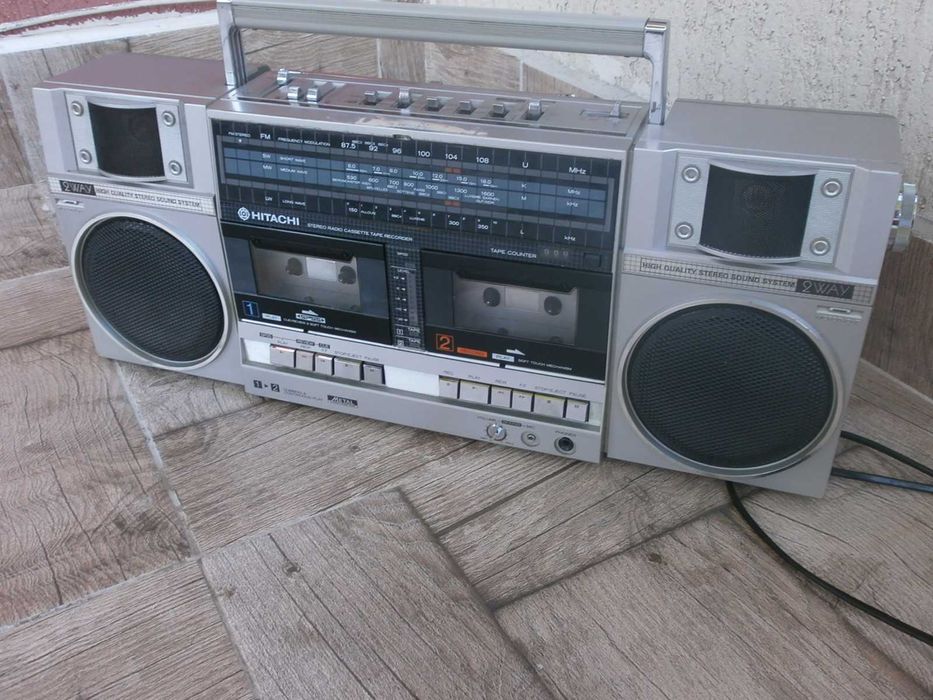 Голям Двукасетъчен Радио Касетофон Hitachi TRK-W55E от Кореком 1986г