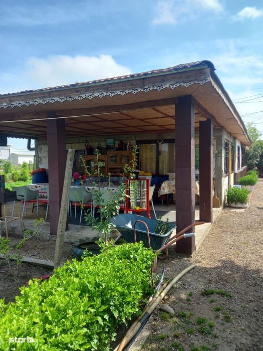 Casa baraneasca + 9300mp teren (livada) zona sat Ziduri jud. Buzau