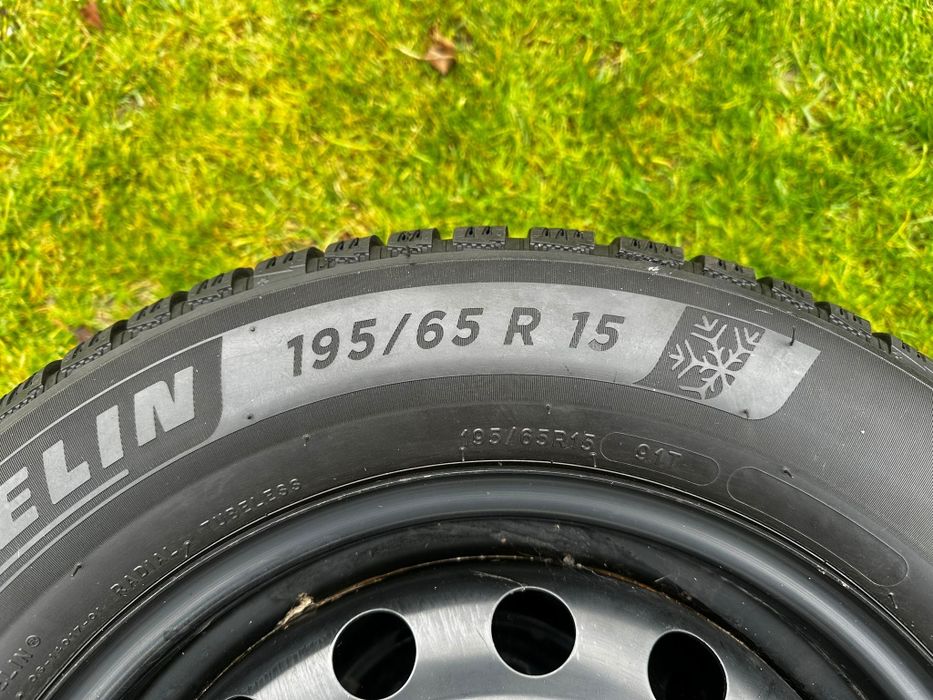 Roți tablă cu Cauciucuri iarnă 195/65/R15 M+S
