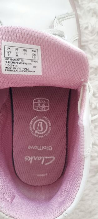Ghete Clarks nr 31 cu lumini,  piele