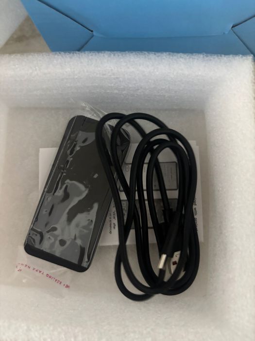 Proiector nou în cutie