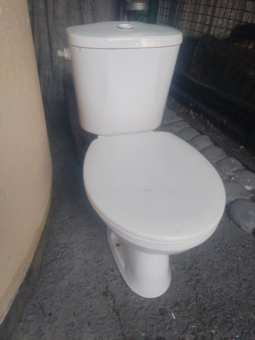 Отдам даром унитаз