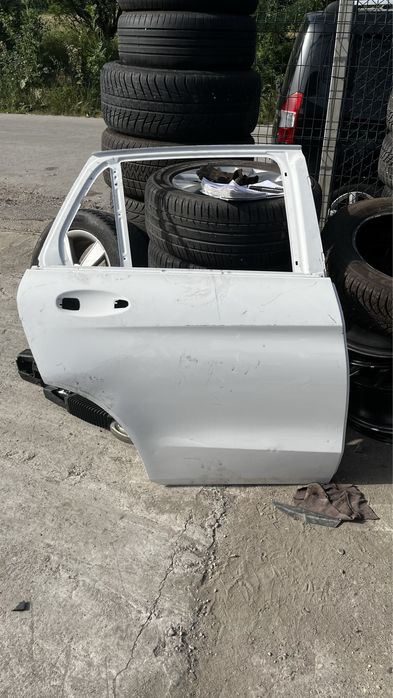 Задна дясна врата Mercedes C W205 комби