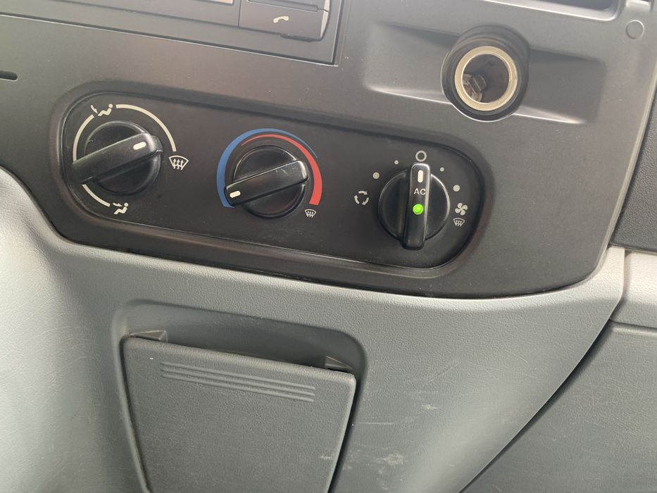 Ford Transit cu bena