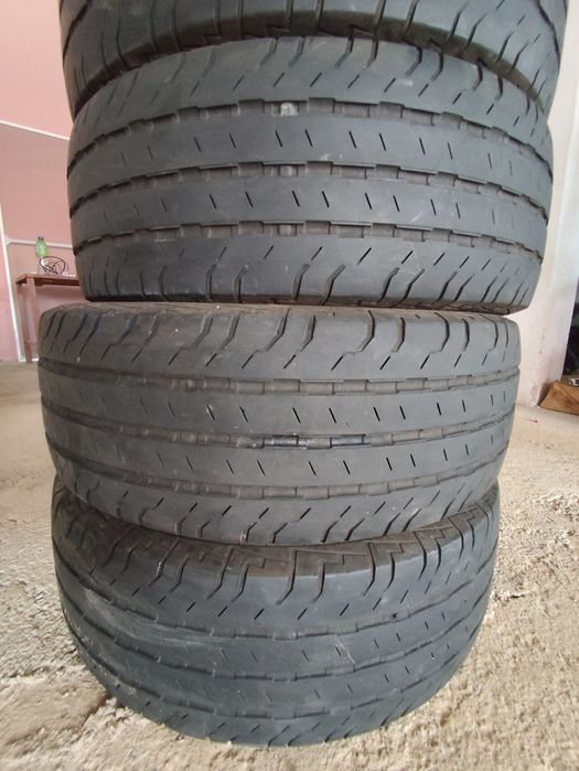 215/65R16C Continental