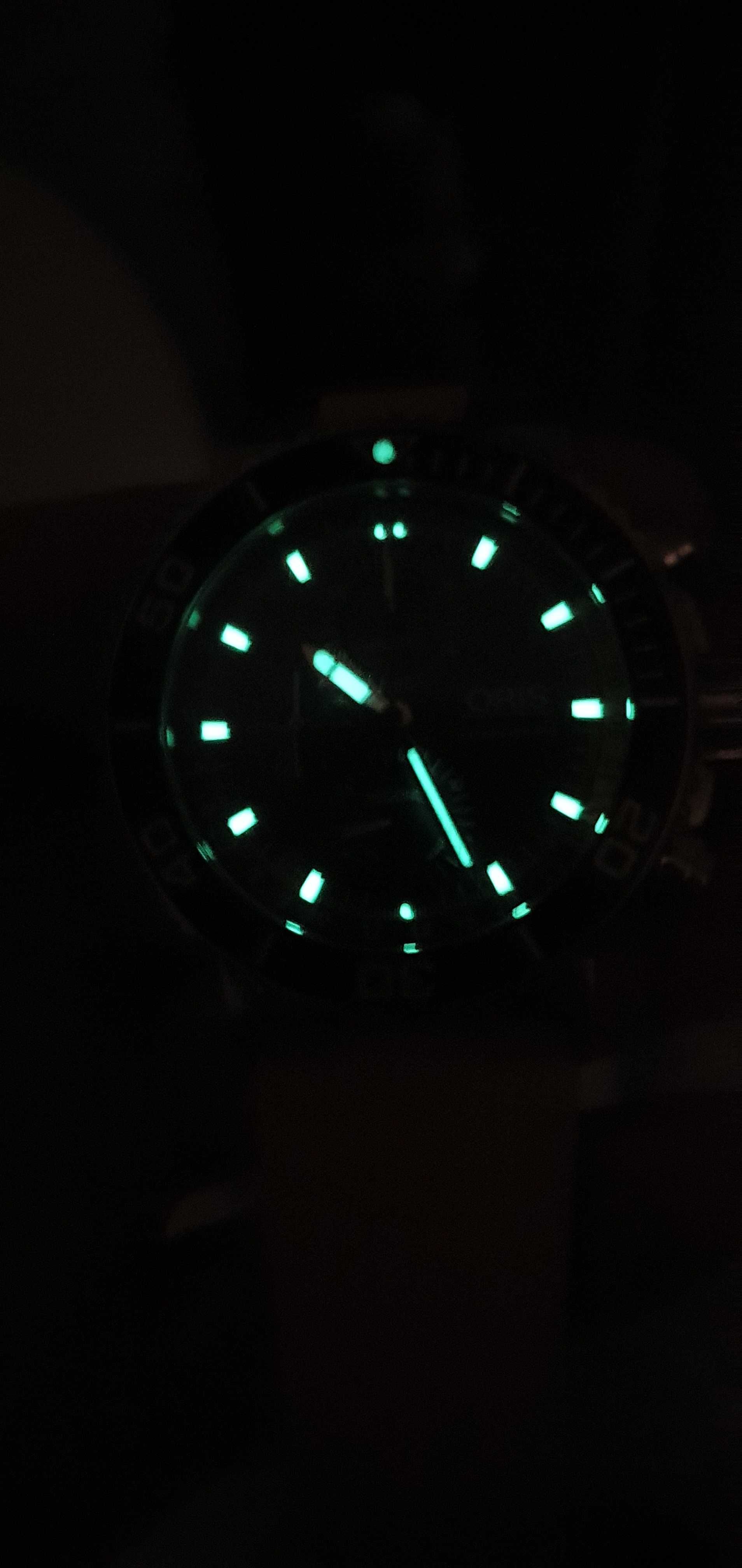 Часовник Oris Aquis Depth Gauge 500 meters
