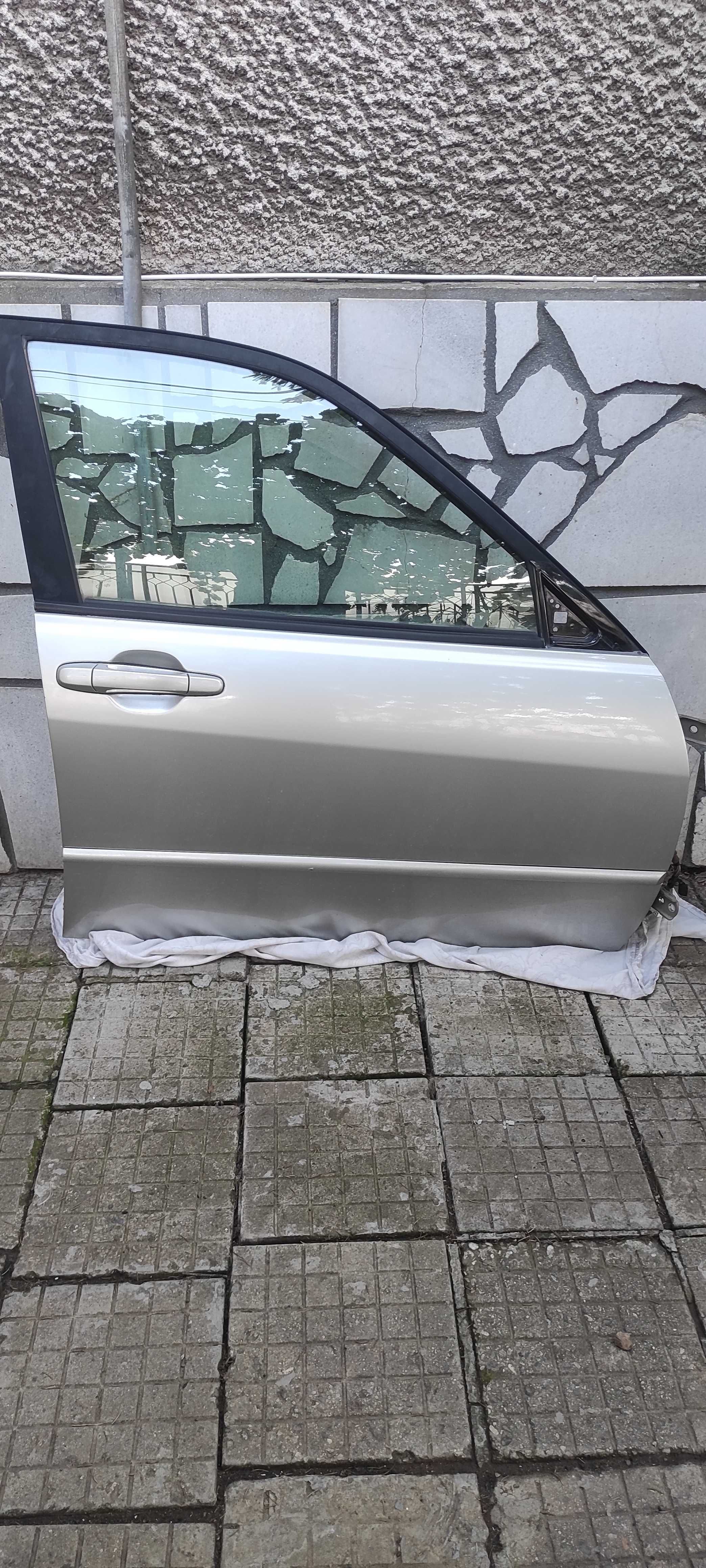 Врата и преден капак за Lexus is 200