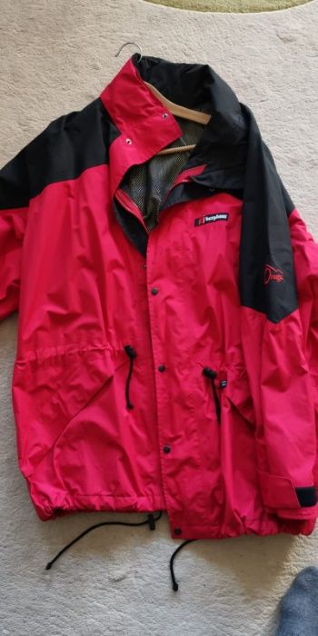 Geaca munte iarna impermeabila Bergaus Goretex L-XL women size