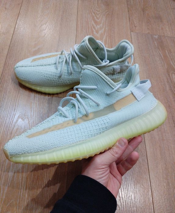 Adidas Yeezy Boost 350 v2 Hyperspace оригинален