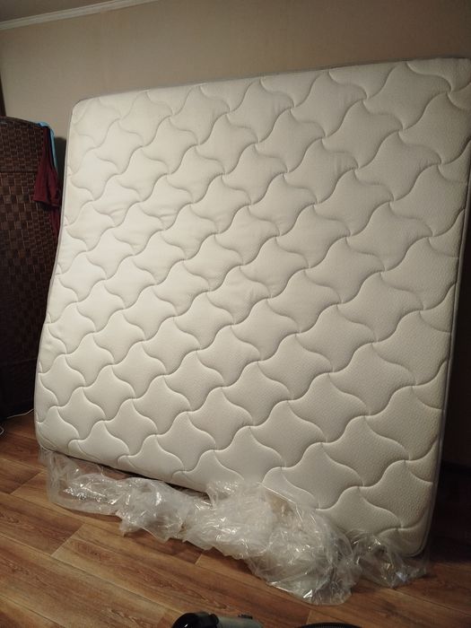 Матрас Askona Classic Brilliant Duo 200х200 см в хорошем состоянии