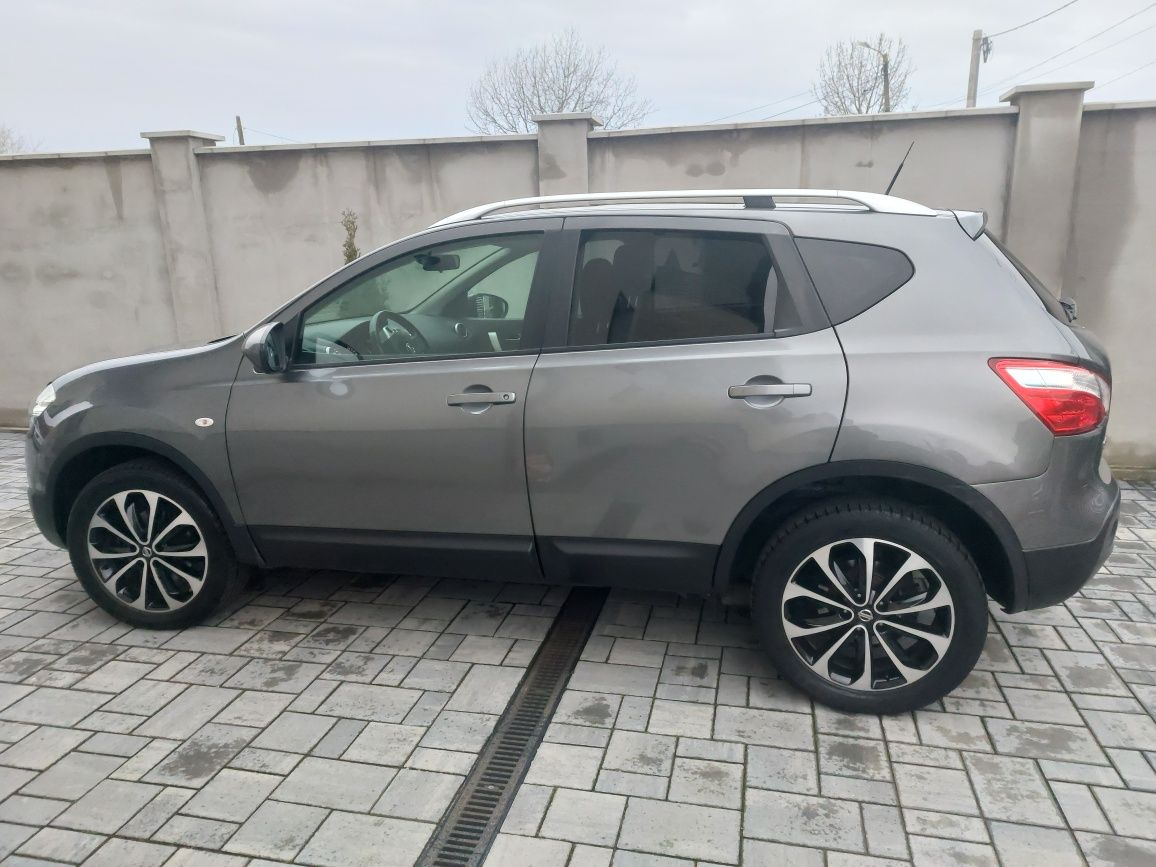 Nissan qashqai an 2013