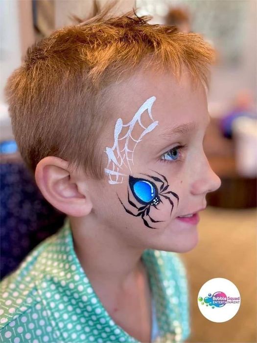 АКВАГРИМ 
Детки будут в васторге от ярких ресунков н