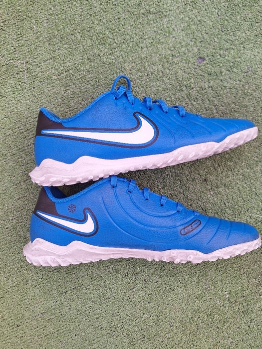 Футболни стоножки Nike Legend 10 Club TF