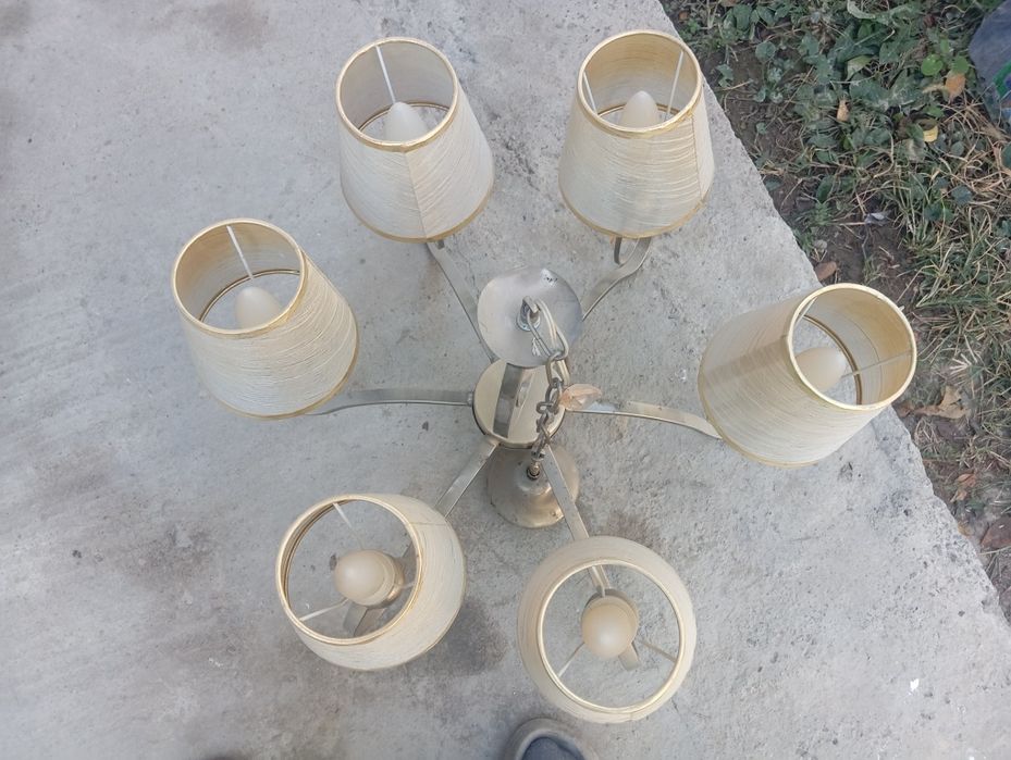 Люстра хорошего качества