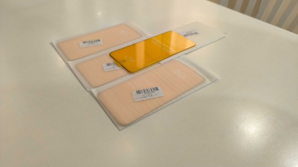 Стъклен протектор за iPhone 13 9D 4броя чисто нови