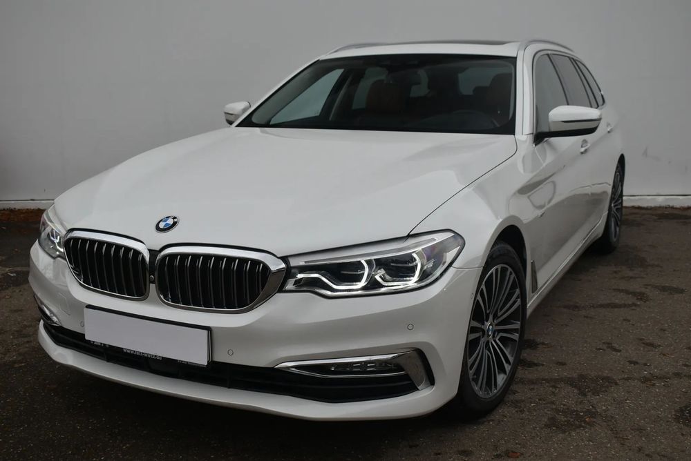 BMW Seria 5 BMW 520xd Touring Luxury Line