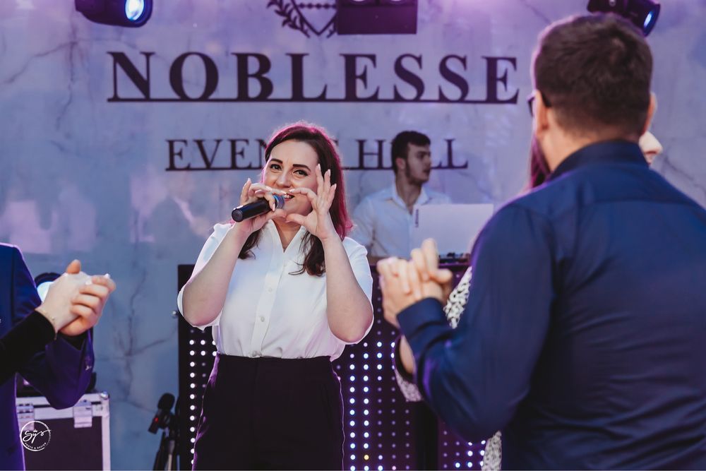 Solista muzica usoara si populara