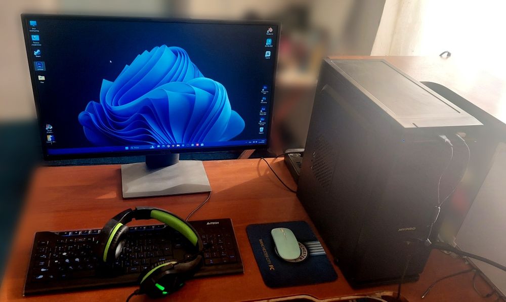 Kompyuter + Kreslo komplekt sotiladi