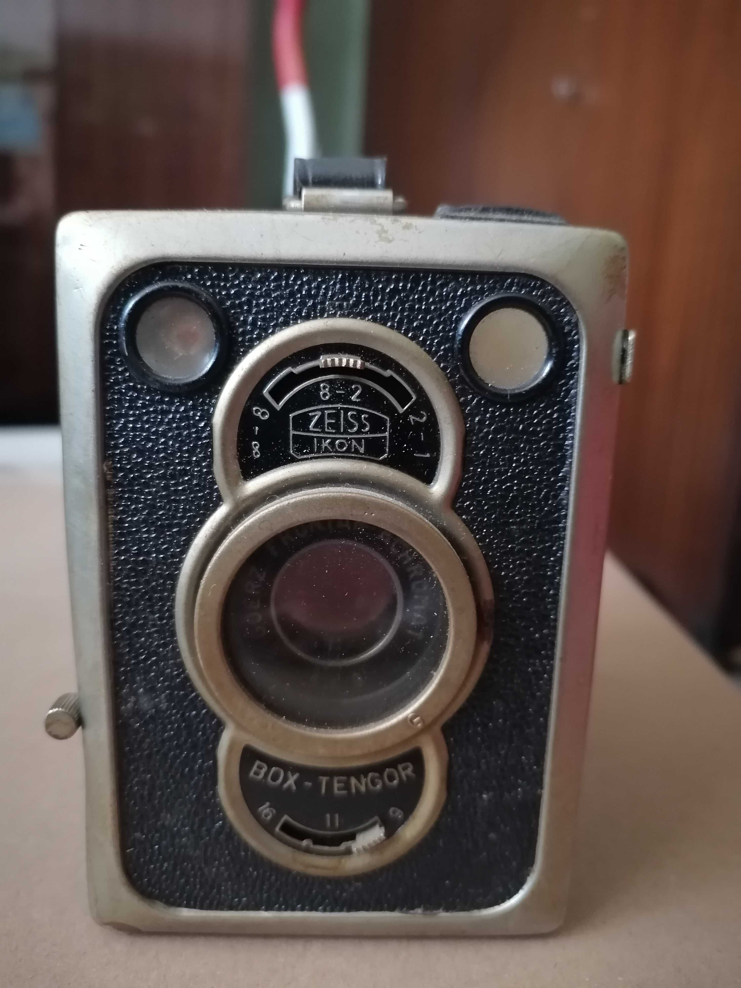 Ретро фотоапарат Zeiss Ikon Box Tengor