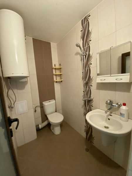 Дава се под наем Двустаен апартамент в Бургас, Лазур - 66 кв.м за 195 € - Снимка #3