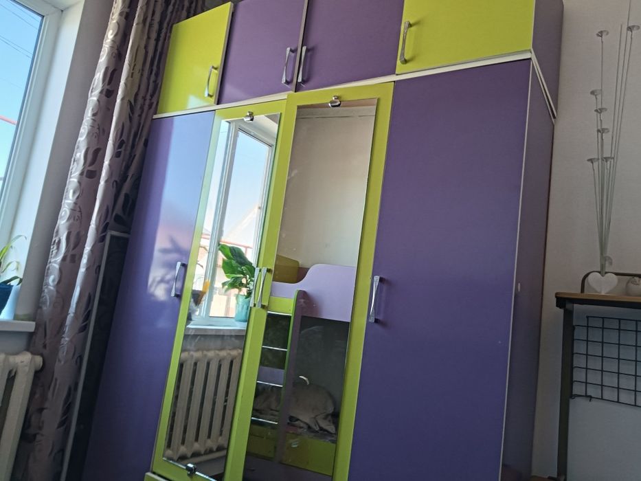 Детский кровать и шкаф достояние хорошое