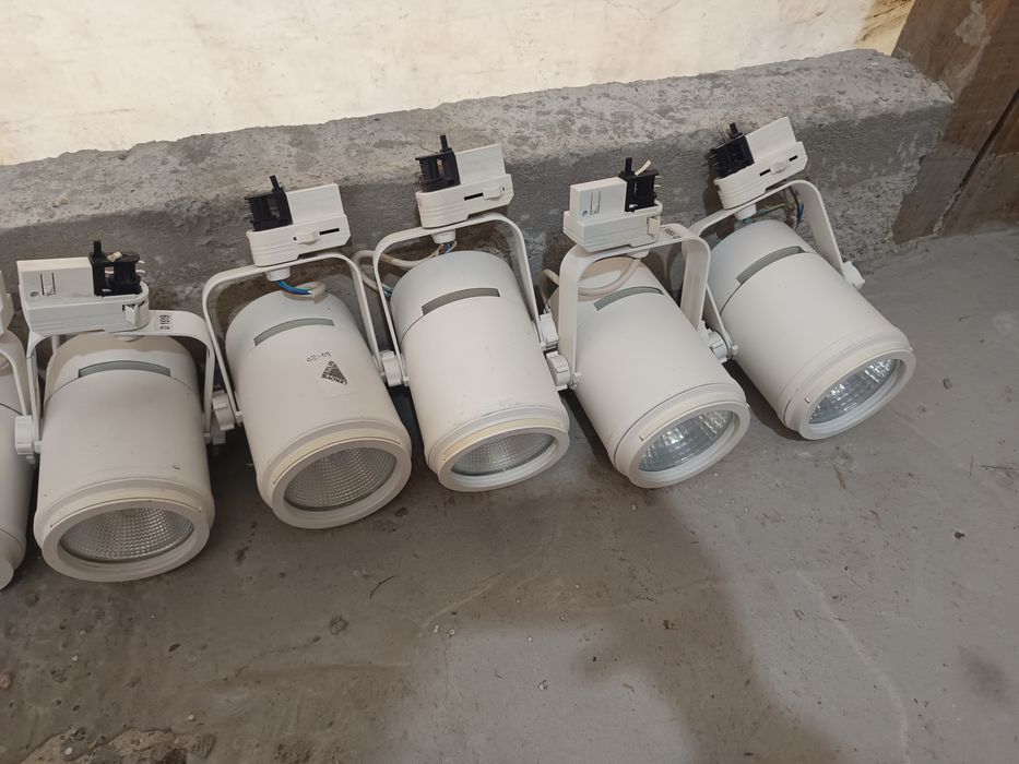Lampa pe sina de vanzare