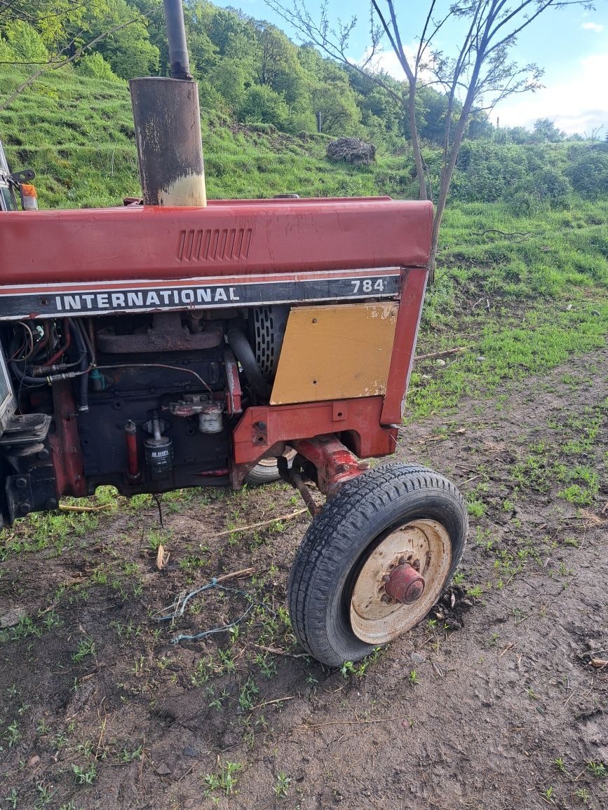 Tractor piese de schimb