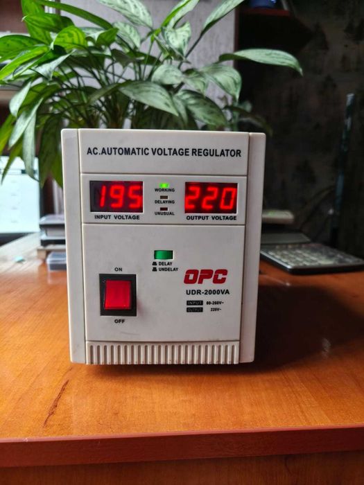 Продам стабилизатор напряжения 2000VA