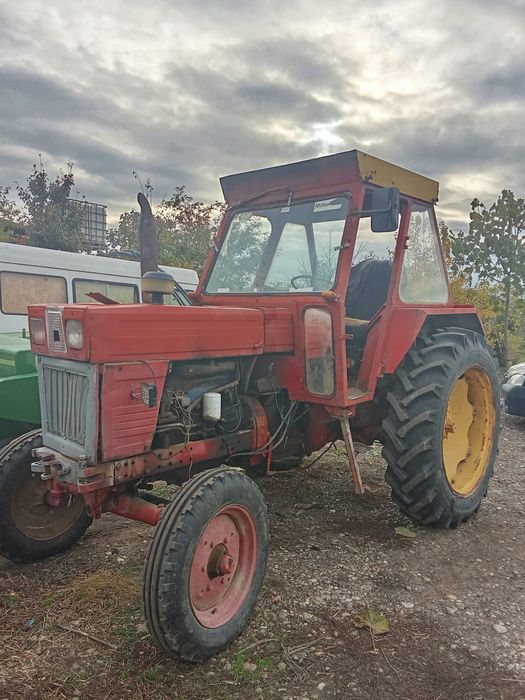 Vand tractor u650 in stare buna de functionare
