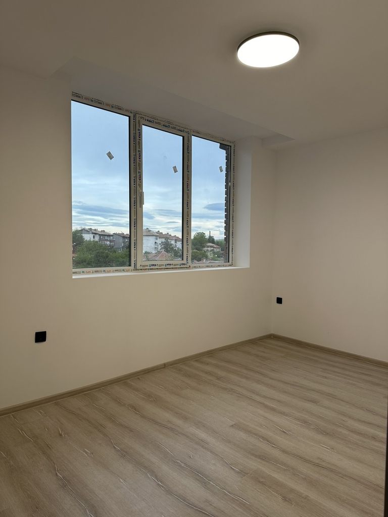Продава се Тристаен апартамент в Велико Търново, Център - 92 кв.м за 787 €/кв.м - Снимка #7