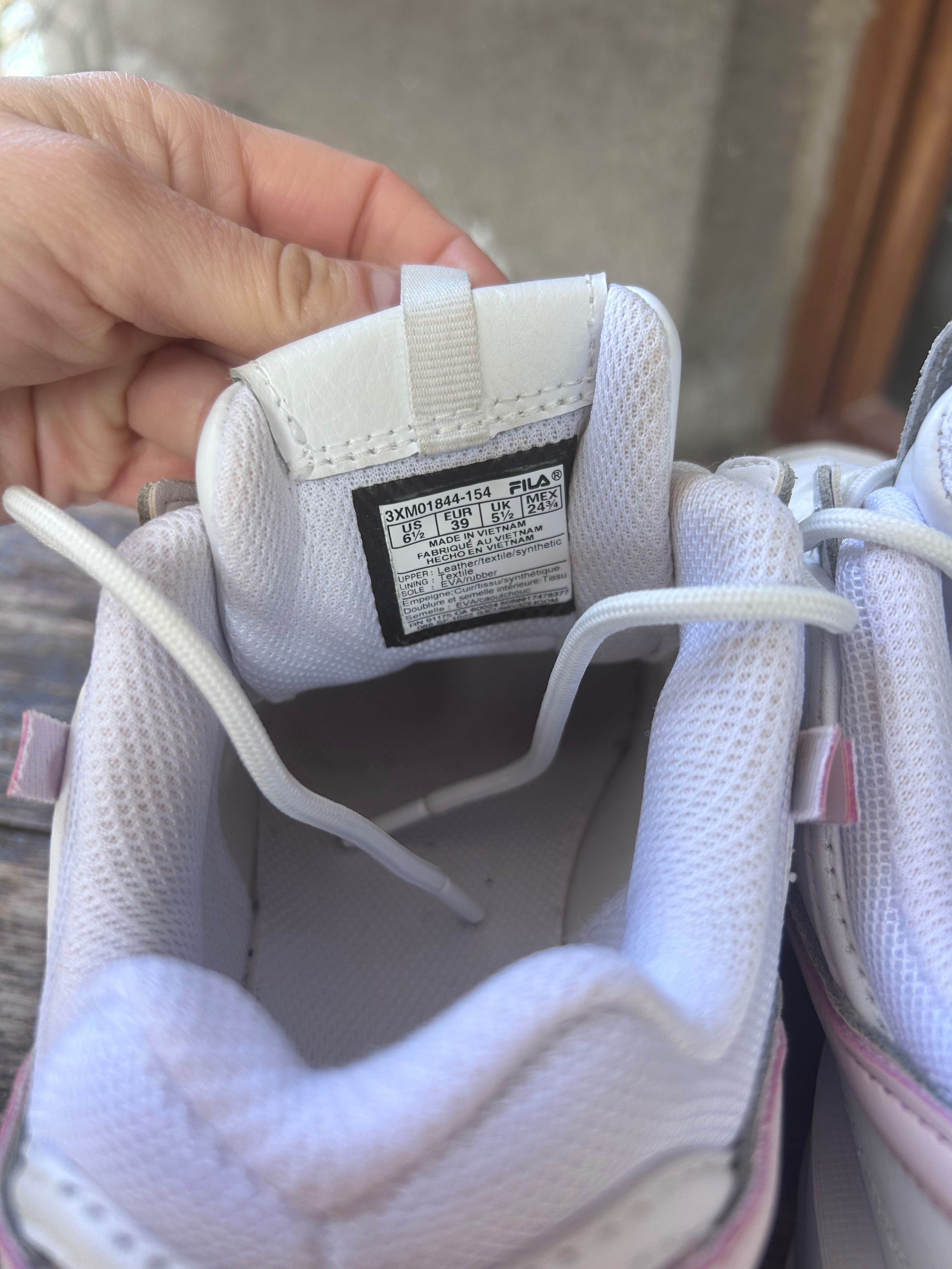 Сникърси Fila Disruptor бели с розово