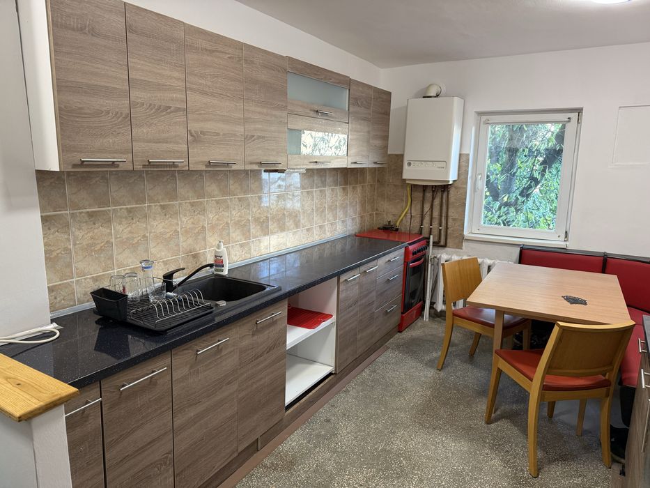 Proprietar dau in chirie apartament 4 camere cu garaj in Manastur nord