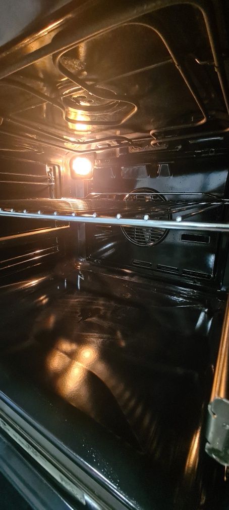 Фурна за вграждане с керамичен плот Gorenje