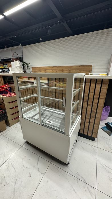 Холодильная витрина