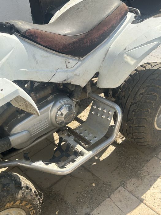 Atv Quad Dinli 300 din 2004 defect pentru piese sau reparat