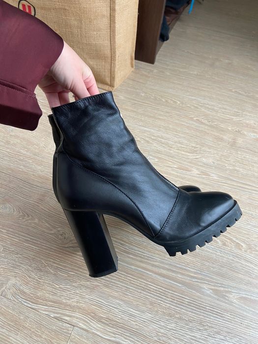 Боти Zara кожа размер 37