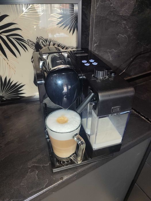 DeLonghi Nespresso Lattissima