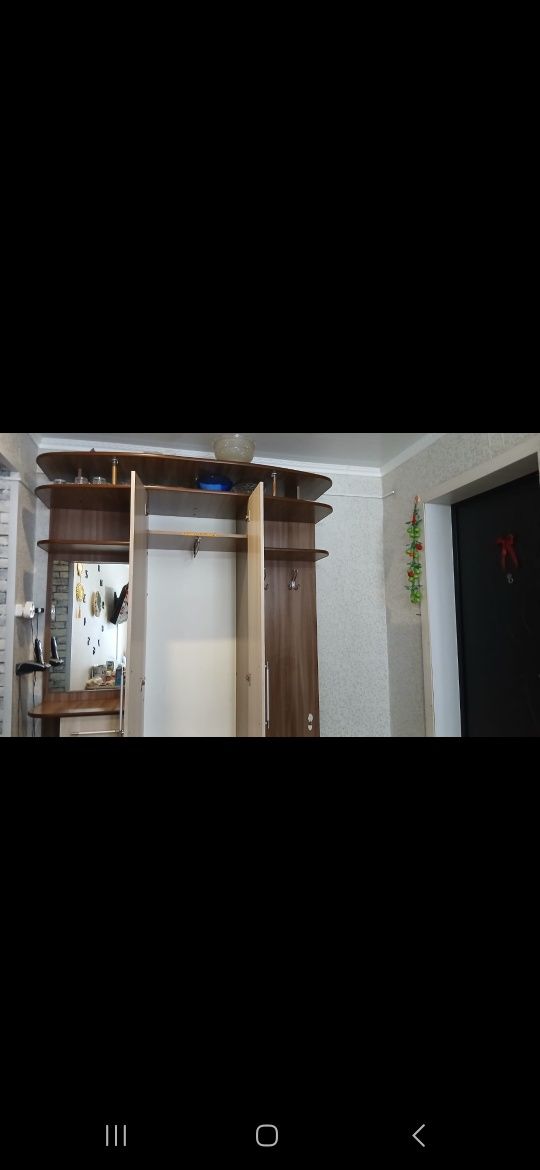 Продаётся прихожая