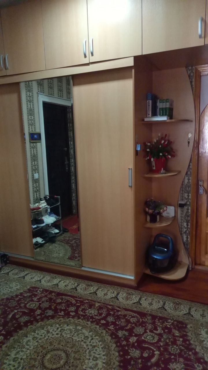 Уй сотилади Яшнобот 40лет 3 квартил 3дом 2 этаж 3хонали ремонт боган