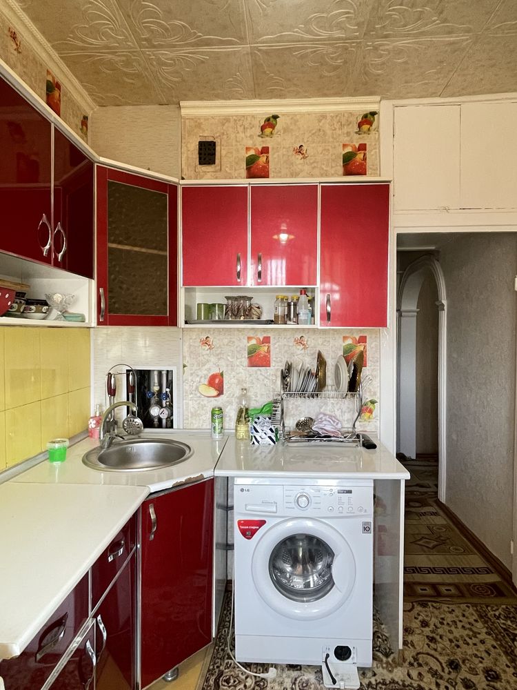 Ijaraga beriladi. Navoiy ko’cha 4 xonali 4 etaj.