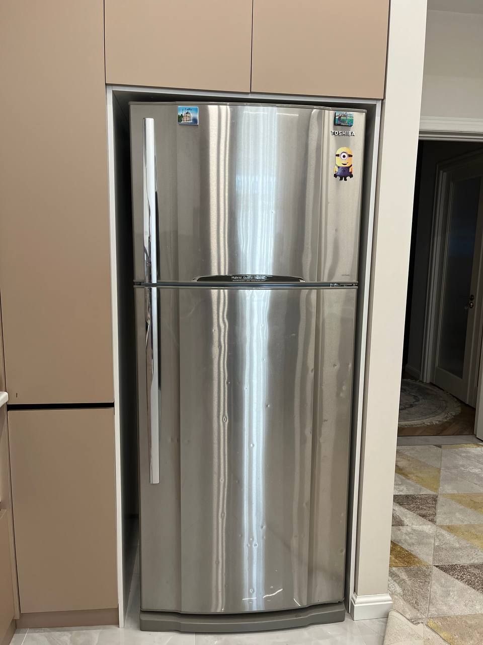 Xaladelnik Toshiba shirokisi
