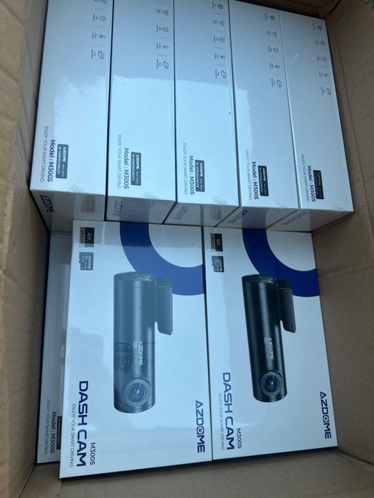 AvtoRegistratr Azdome M550. M300