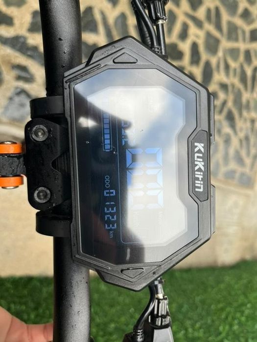 Продавам kukirin g2 max