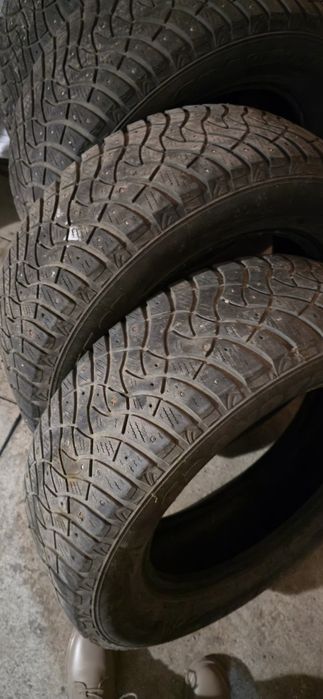 Продам резину зимнюю 17 Dunlop